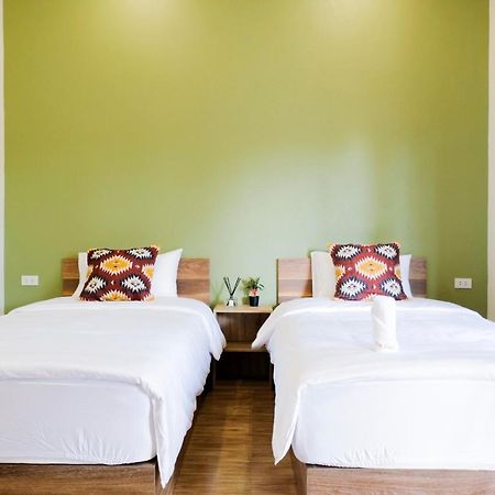 The Cozy Hotel Phetchaburi Bagian luar foto