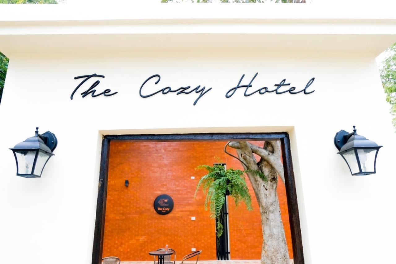 The Cozy Hotel Phetchaburi Bagian luar foto