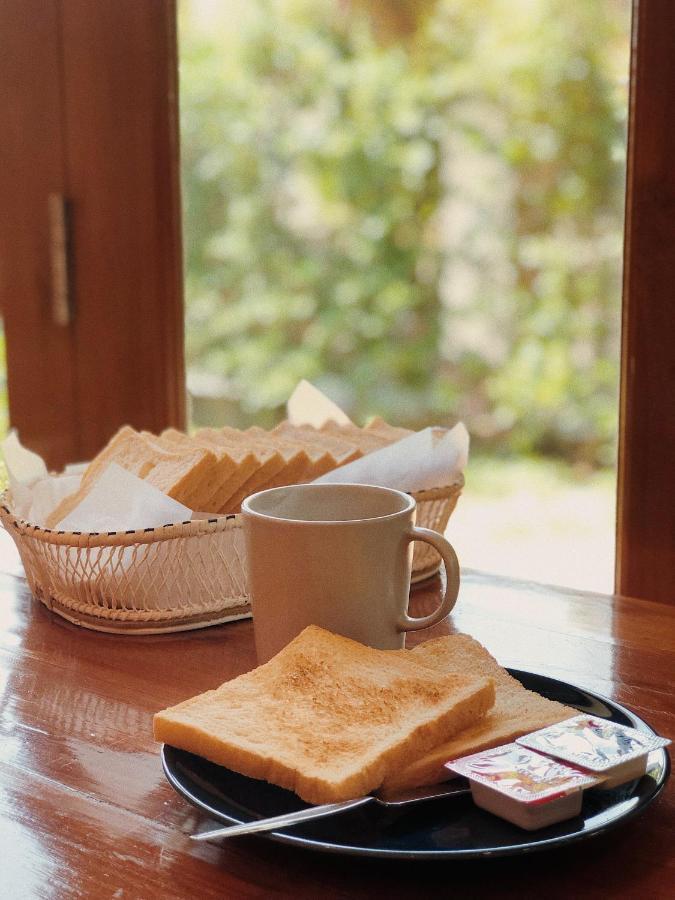 The Cozy Hotel Phetchaburi Bagian luar foto