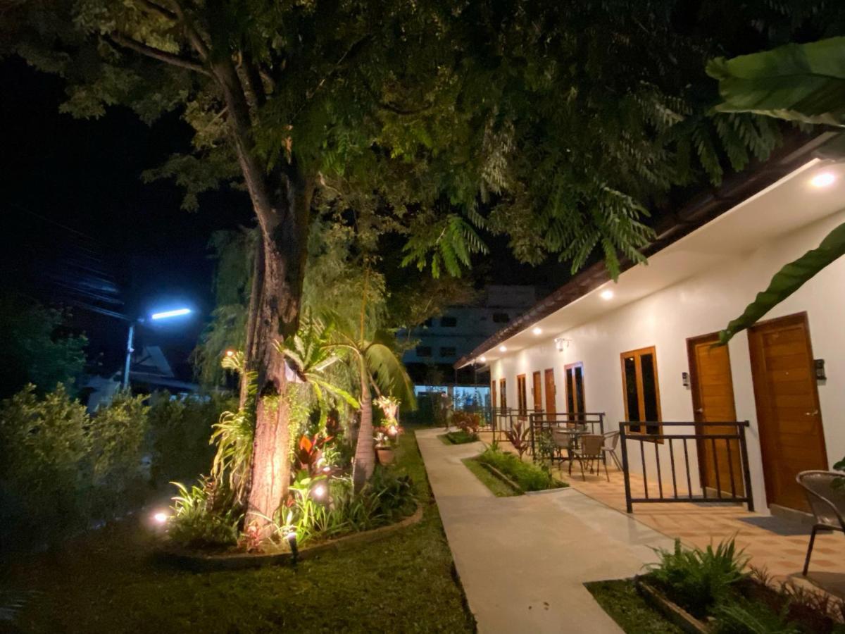 The Cozy Hotel Phetchaburi Bagian luar foto